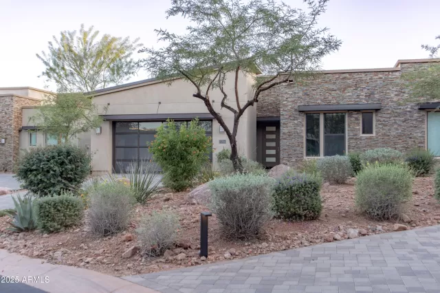 MLS: 6935824 Condo For Sale