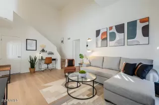 Photo #2: 6935935 Listing 