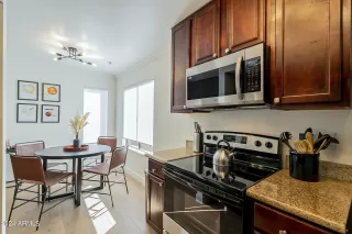 Photo #3: 6935935 Listing 