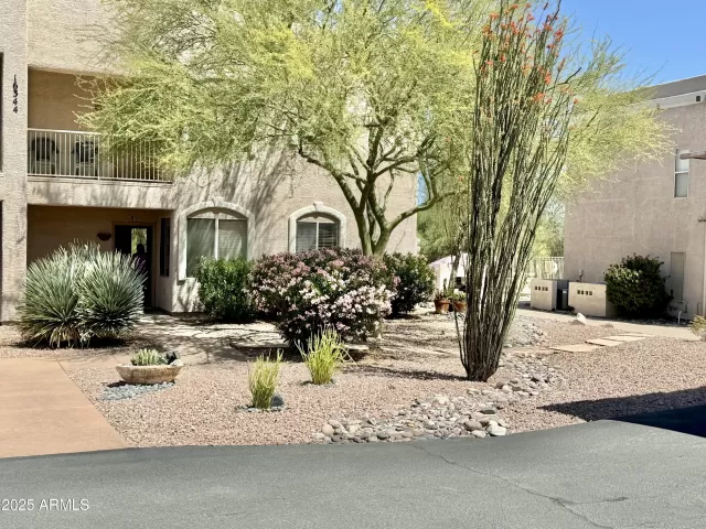 MLS: 6935962 Condo For Sale