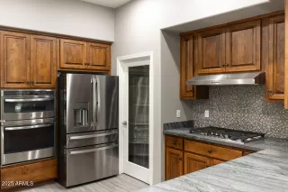 Photo #3: 6935993 Listing 
