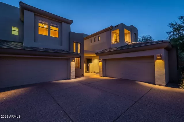 MLS: 6936030 Condo For Sale