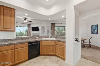 Photo #5: 6936030 Listing