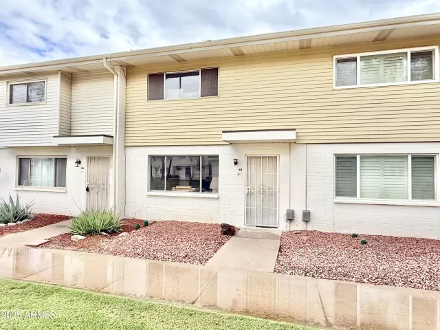 MLS: 6936031 Condo For Sale