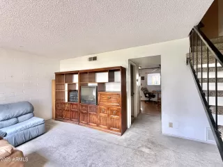 Photo #2: 6936031 Listing