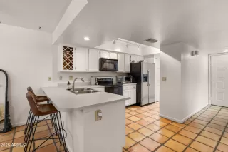 Photo #3: 6936188 Listing 