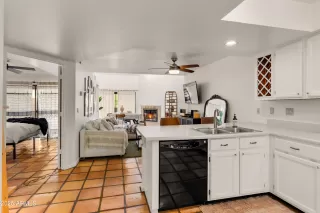 Photo #5: 6936188 Listing 