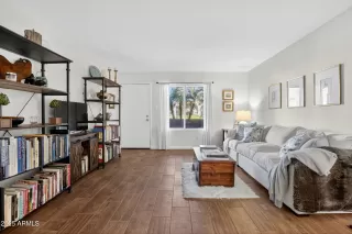 Photo #6: 6936324 Listing