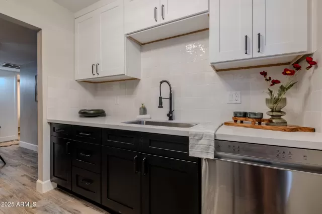 MLS: 6936424 Condo For Sale