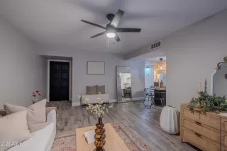 Photo #5: 6936424 Listing 