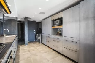 Photo #2: 6936497 Listing 