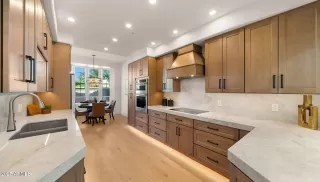 Photo #6: 6936539 Listing 
