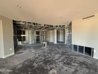 Photo #1: 6936652 Listing 