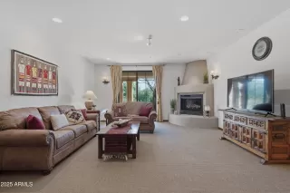Photo #5: 6936944 Listing