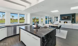 Photo #3: 6937057 Listing 