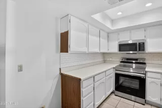 Photo #6: 6937144 Listing 