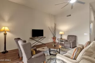 Photo #4: 6937289 Listing