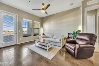 Photo #2: 6937405 Listing