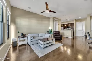 Photo #6: 6937405 Listing