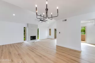 Photo #3: 6937557 Listing