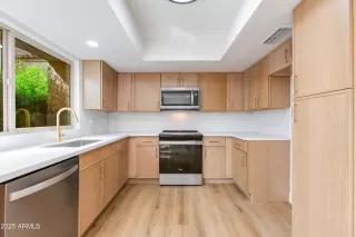 Photo #4: 6937557 Listing