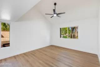 Photo #6: 6937557 Listing