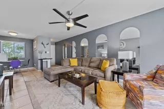 Photo #6: 6937625 Listing