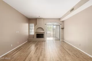 Photo #5: 6937723 Listing