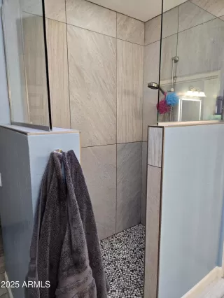 Photo #6: 6937738 Listing 