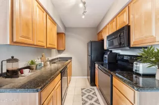 Photo #4: 6937751 Listing 