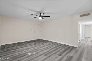 Photo #6: 6937777 Listing