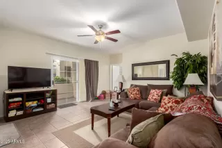 Photo #4: 6937809 Listing