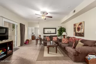 Photo #5: 6937809 Listing