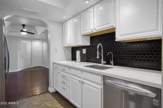 Photo #4: 6938019 Listing