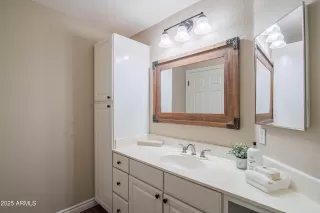 Photo #4: 6938273 Listing