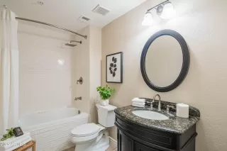 Photo #6: 6938273 Listing