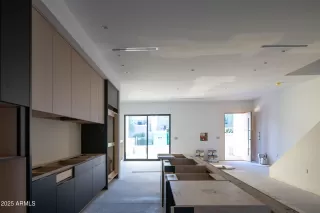 Photo #4: 6938326 Listing