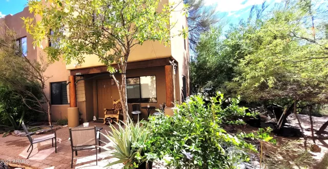 MLS: 6938412 Condo For Sale