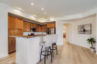 Photo #4: 6938458 Listing