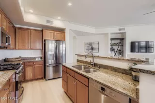 Photo #5: 6938458 Listing