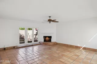 Photo #5: 6938497 Listing