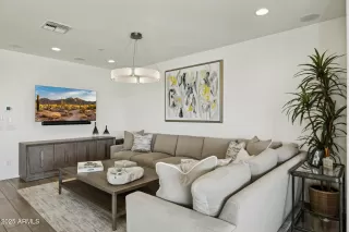 Photo #3: 6938503 Listing