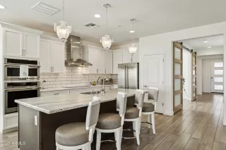 Photo #6: 6938503 Listing
