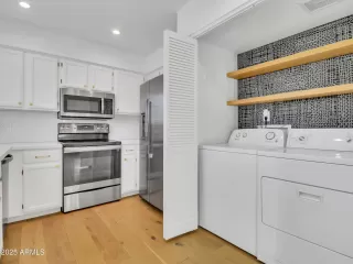 Photo #3: 6938600 Listing 