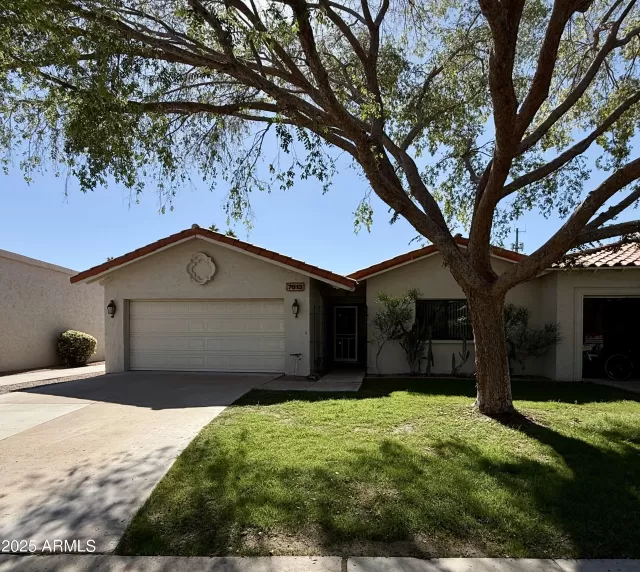 MLS: 6938631 Condo For Sale