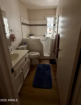 Photo #4: 6938631 Listing