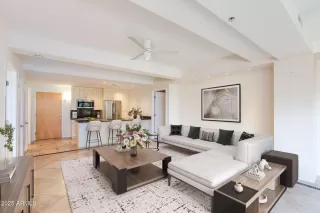 Photo #4: 6938645 Listing