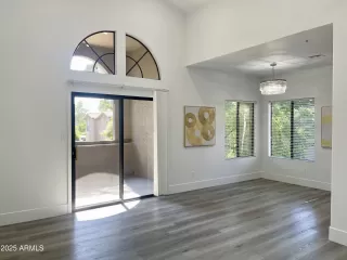 Photo #1: 6938683 Listing