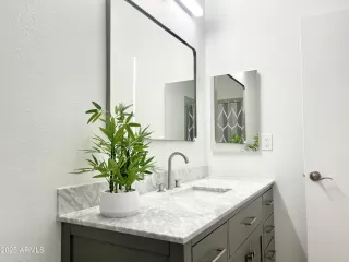 Photo #6: 6938683 Listing