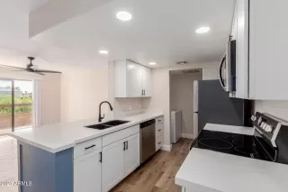 Photo #2: 6938785 Listing